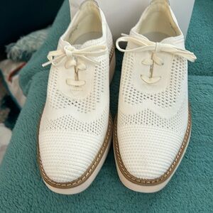 woman’s Cole Hann shoes Never Worn Tags on it
